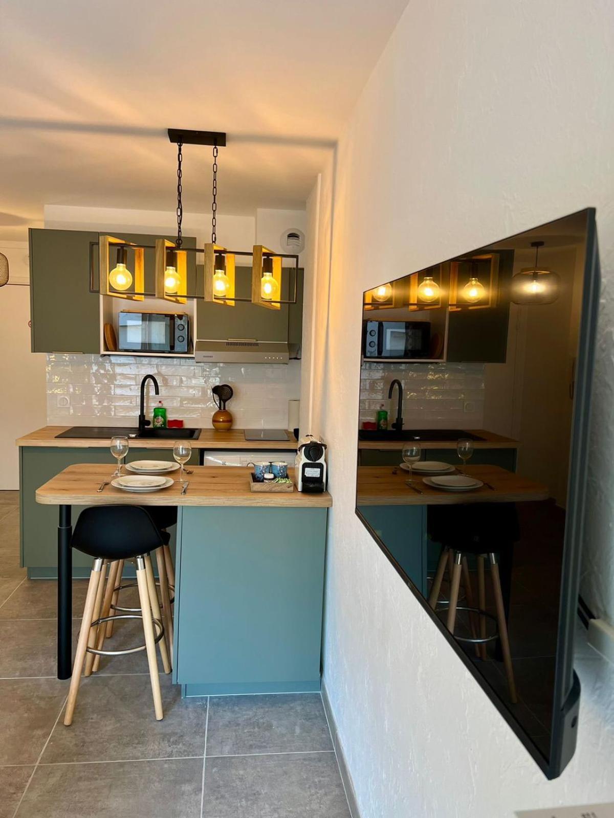 Studio Climatise, Cosy Et Calme Au Centre Ville Антиб Екстериор снимка
