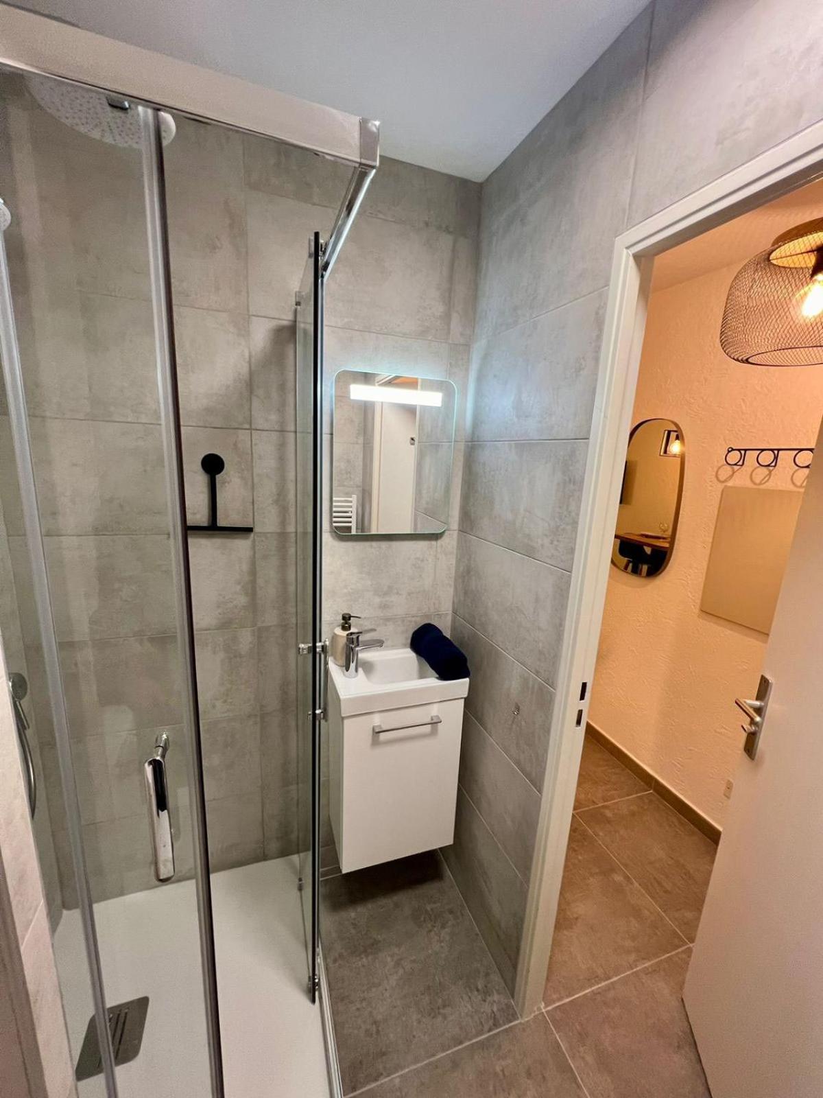 Studio Climatise, Cosy Et Calme Au Centre Ville Антиб Екстериор снимка